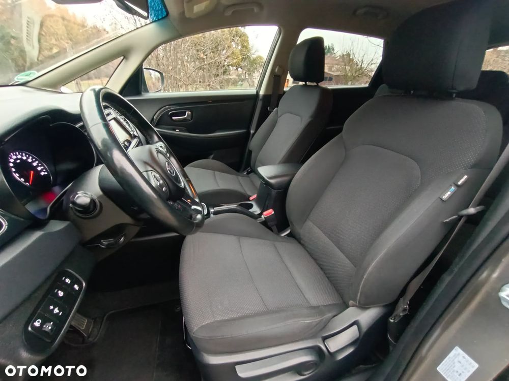 Kia Carens - 21