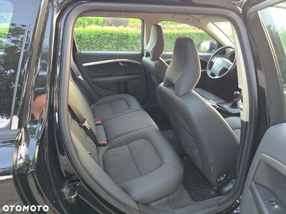 Volvo V70 2.0 Momentum - 11