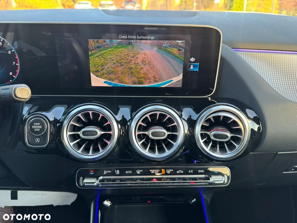 Mercedes-Benz GLA 250 8G-DCT - 14