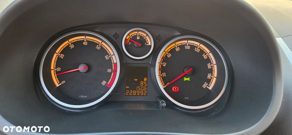 Opel Corsa 1.4 16V 150 Jahre - 26