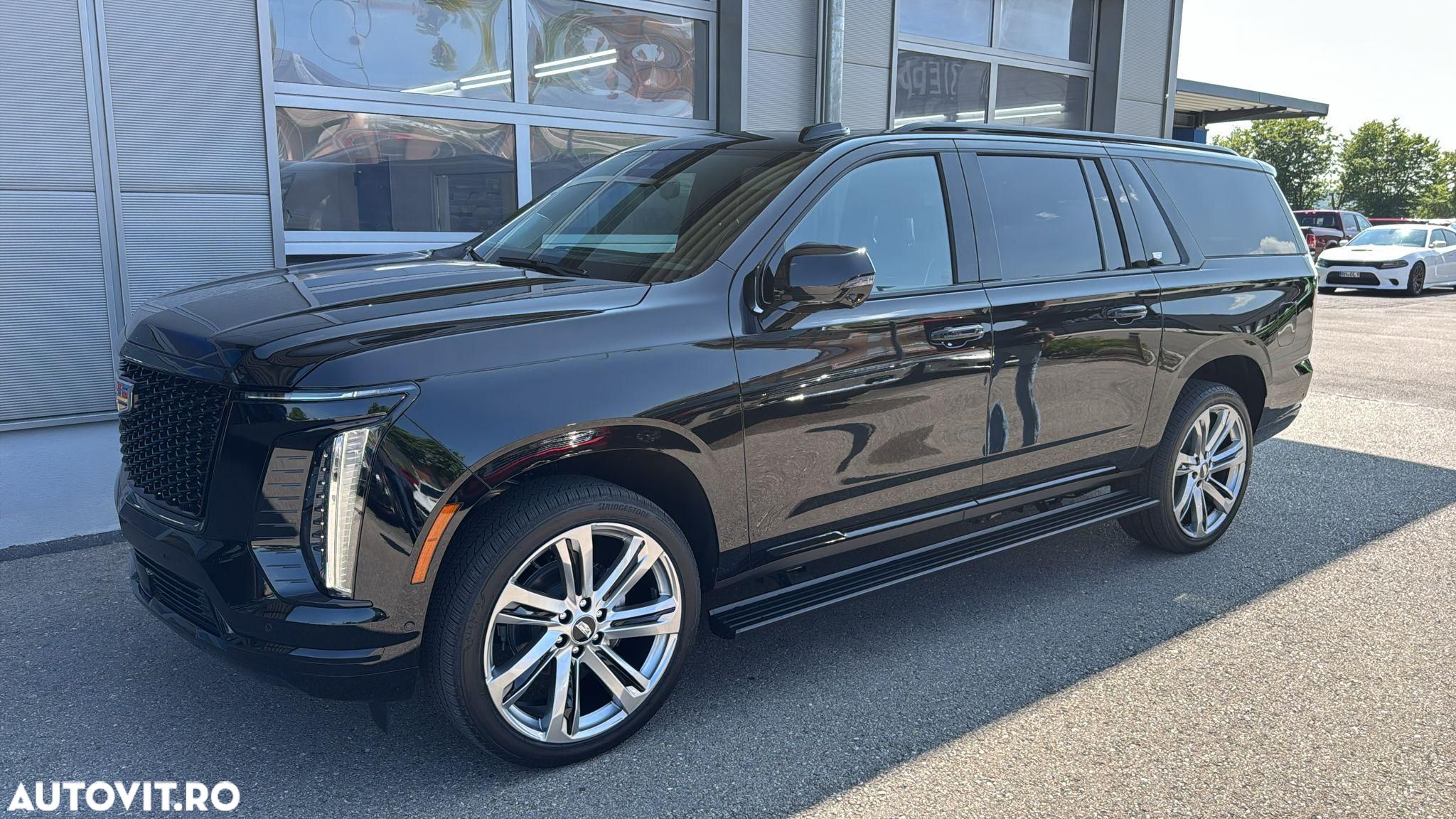 Cadillac Escalade - 1
