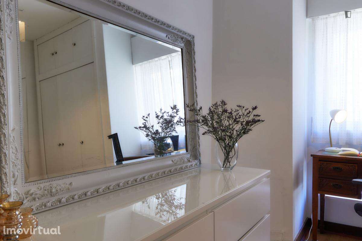 Quarto - localizado em Algés Lisbon - Grande imagem: 4/35