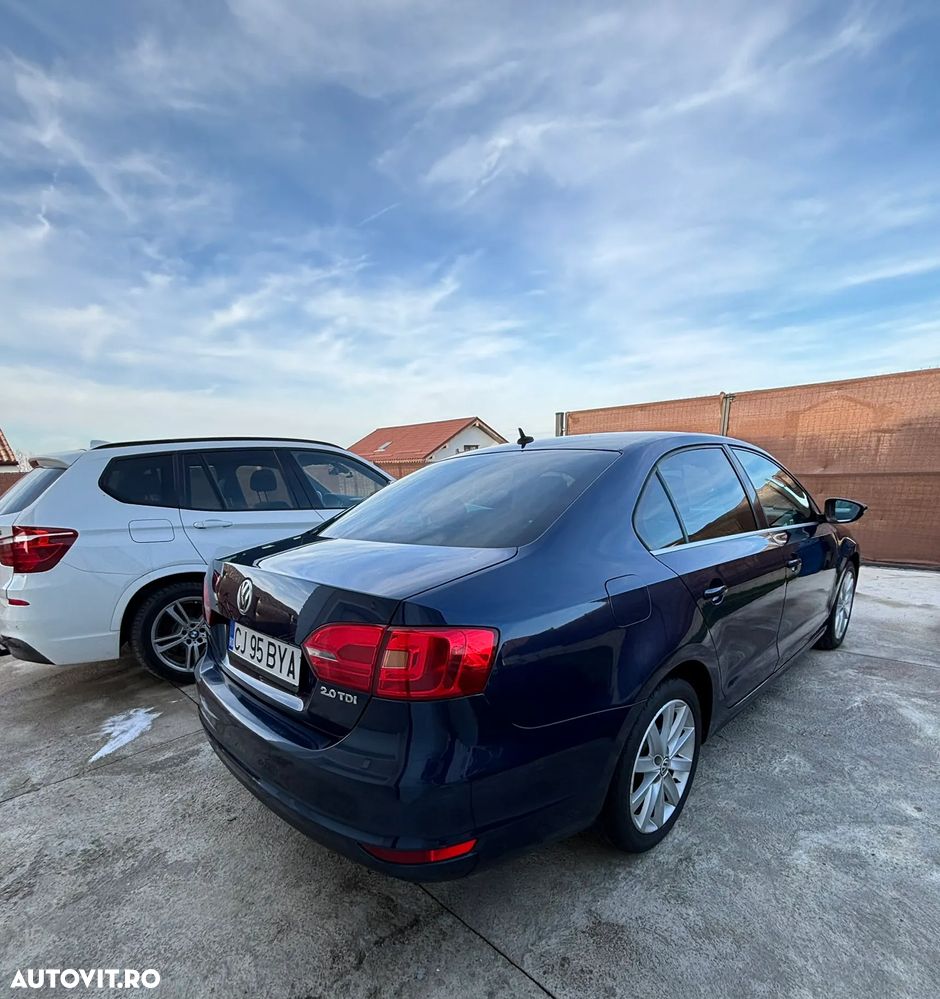 Volkswagen Jetta 2.0 TDI DSG Highline - 20