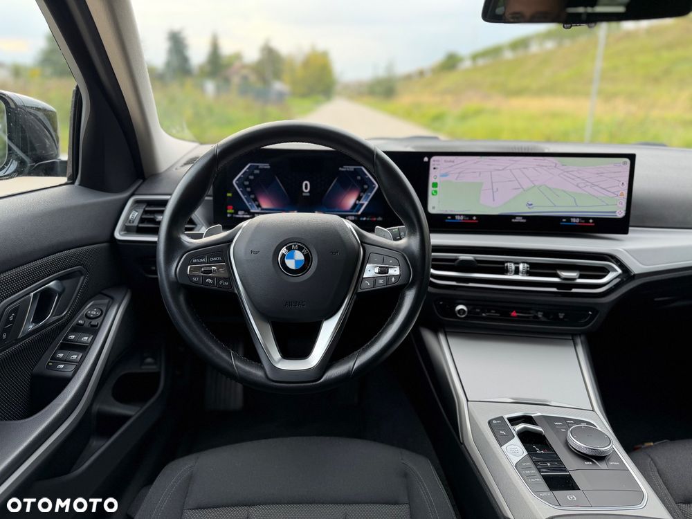 BMW Seria 3 318d MHEV - 11