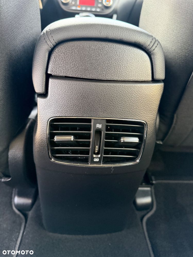 Kia Ceed 1.6 GDI DCT Platinum Edition - 24