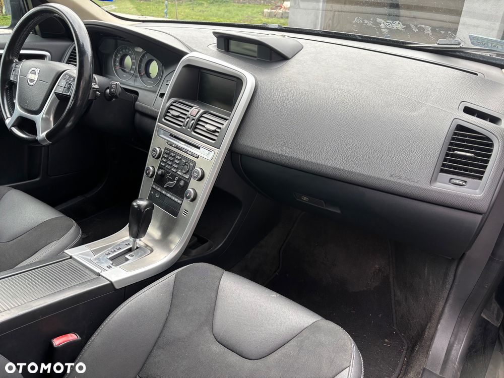 Volvo XC 60 2.4D AWD - 8