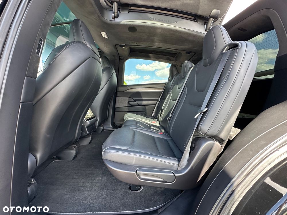 Tesla Model X - 14