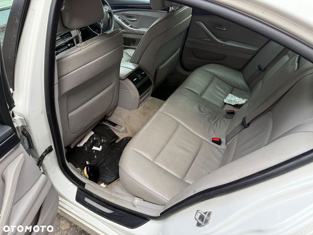 BMW Seria 5 520d - 14