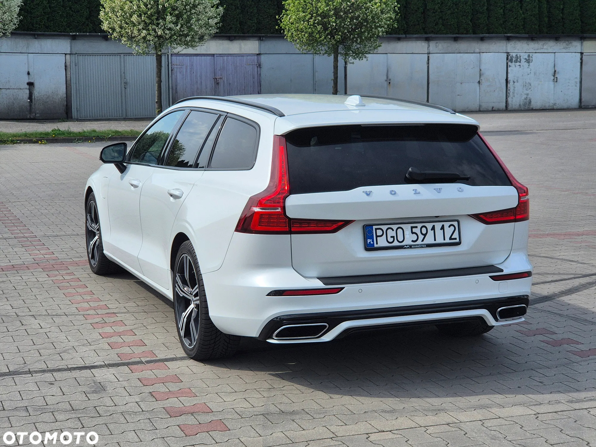 Volvo V60 T6 AWD Plug-In Hybrid Ultra Dark - 31