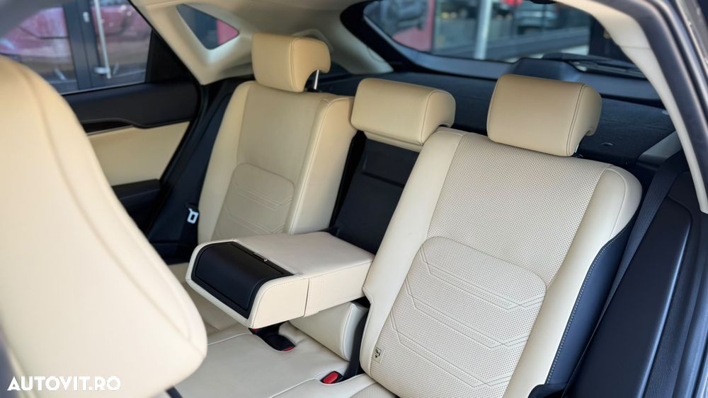 Lexus Seria NX - 16