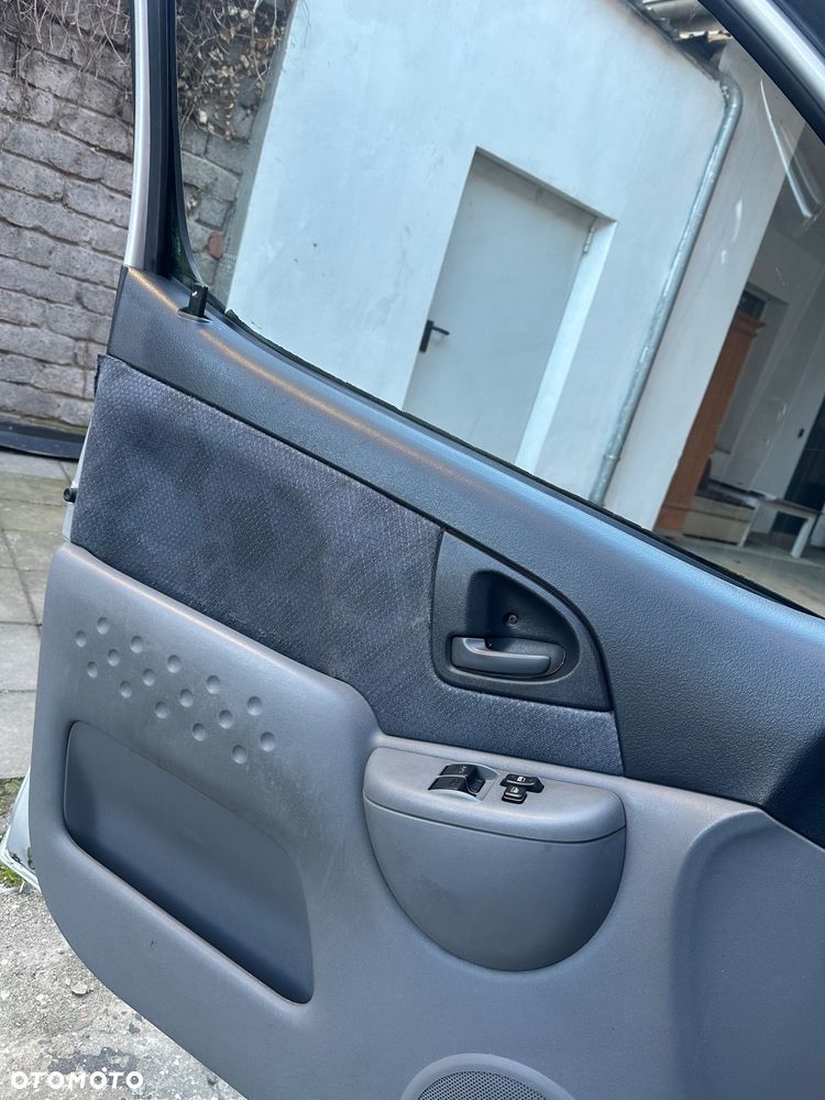Toyota Yaris Verso - 23