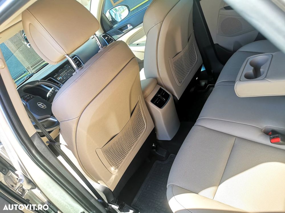 Hyundai Tucson 2.0 CRDI 4WD 6AT Premium+ - 19
