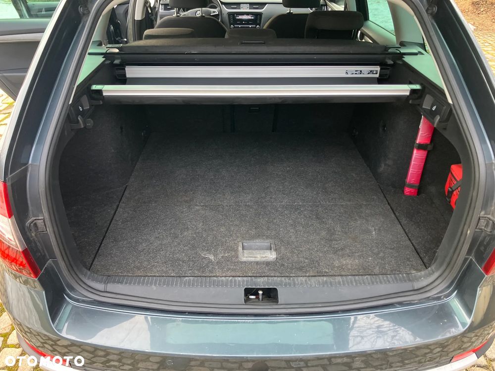 Skoda Octavia 2.0 TDI 4x4 DSG Scout - 13