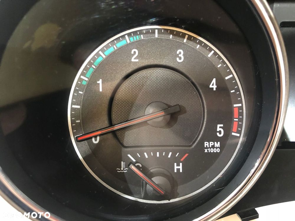 JEEP GRAND CHEROKEE WK2 LICZNIK EUROPA DIESEL 3.0 - 2