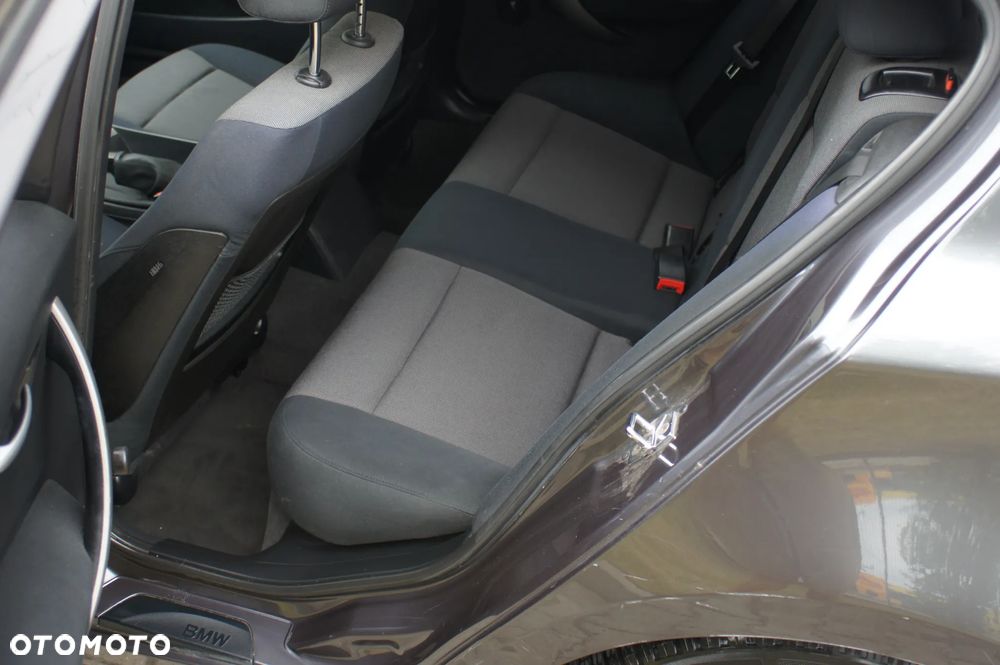 BMW Seria 1 118i - 20