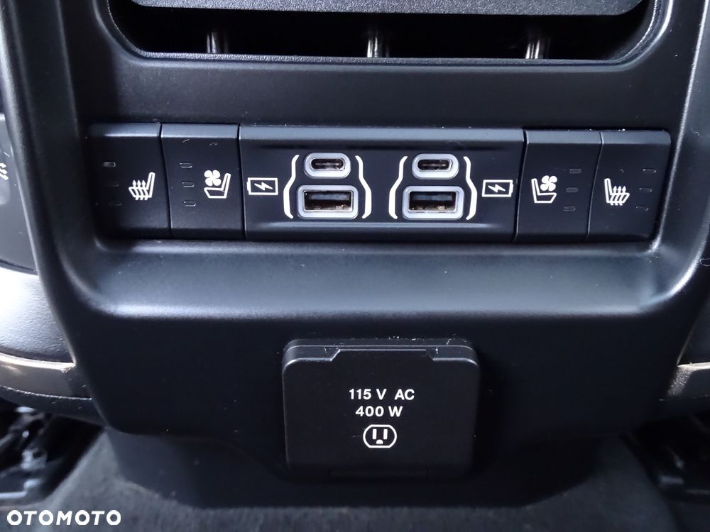 RAM 1500 Crew Cab Longhorn - 36