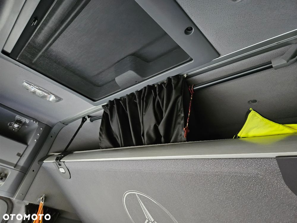 Mercedes-Benz Actros - 12