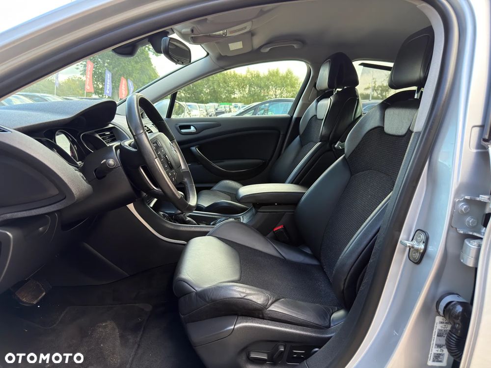 Citroën C5 2.0i 16V Exclusive Equilibre Navi - 29