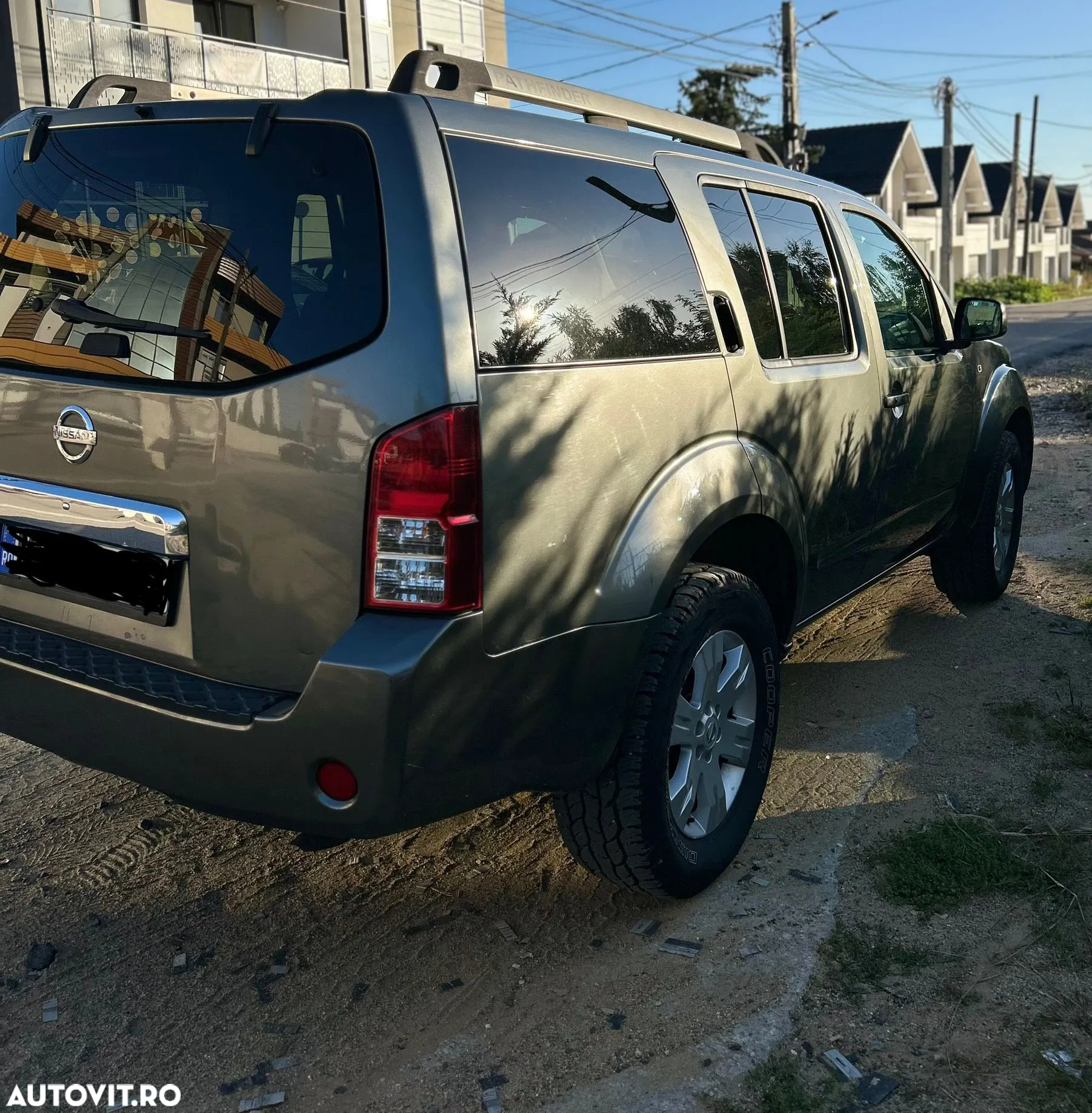 Nissan Pathfinder - 4