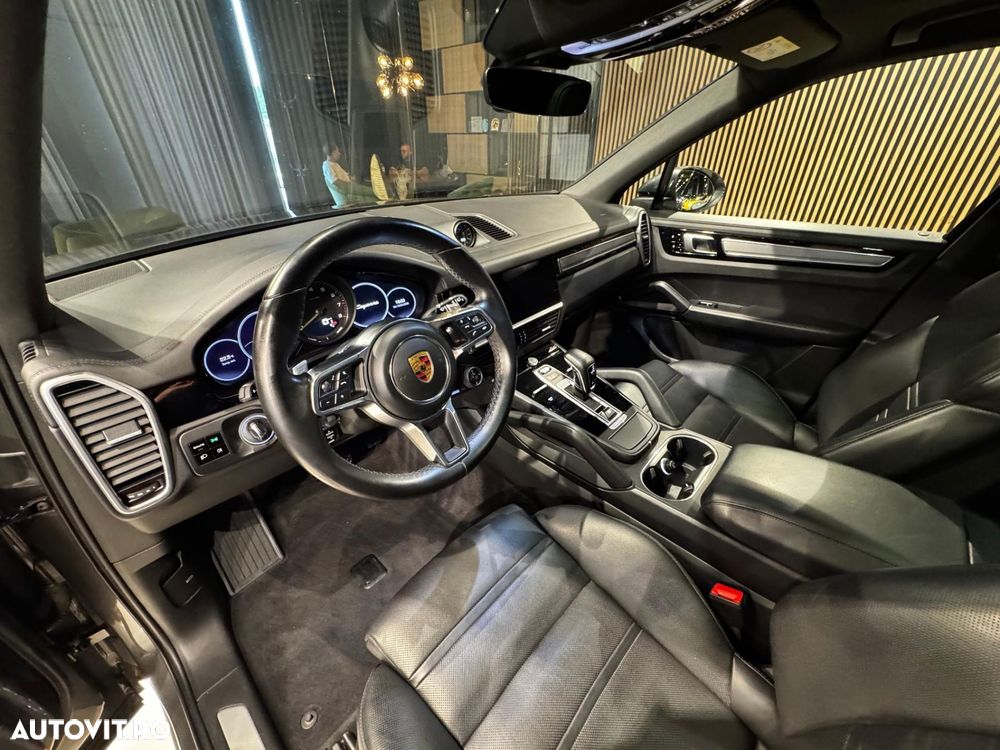 Porsche Cayenne - 20