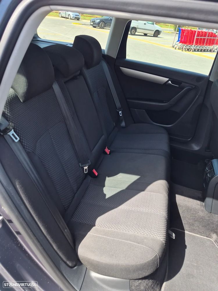 VW Passat Variant 1.6 TDI BlueMotion - 21