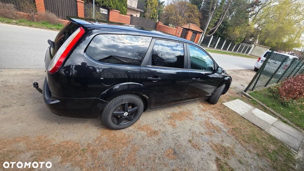 Ford Focus 1.6 Ghia - 2