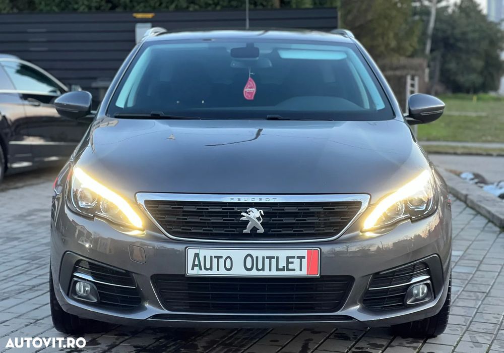 Peugeot 308 1.2 L PureTech Turbo S&S Allure - 9