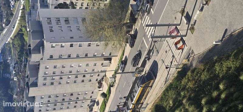 T2 C/ Garagem e Metro á porta - Grande imagem: 2/4