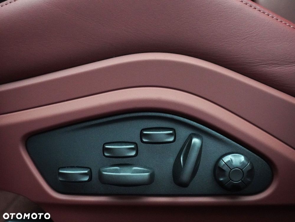 Porsche Panamera Turbo S E-Hybrid PHEV - 29