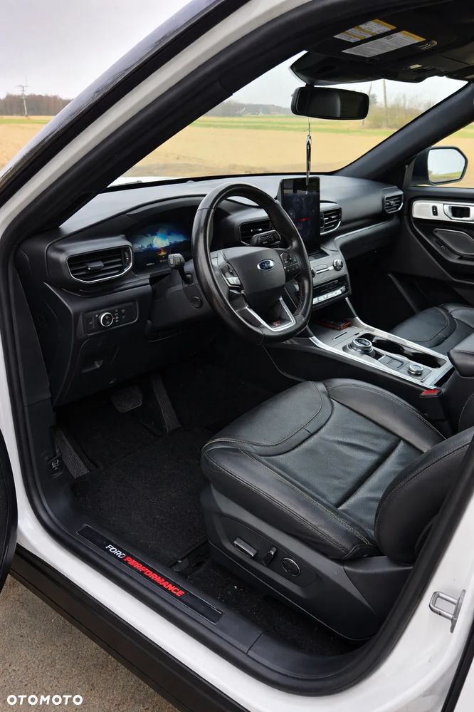 Ford Explorer - 21