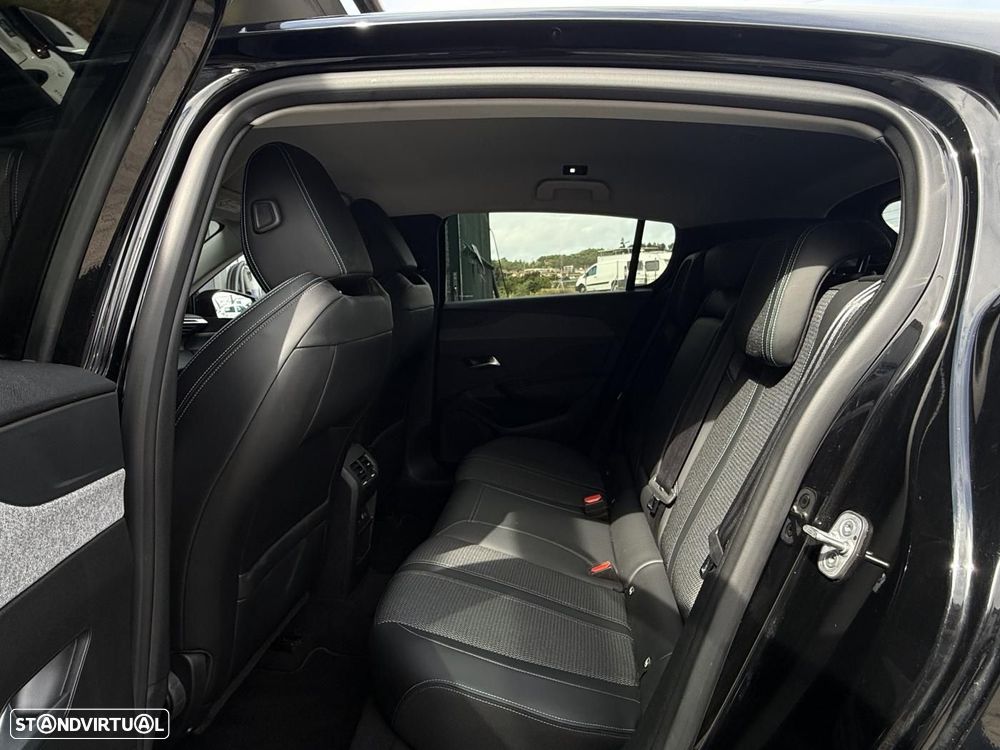 Peugeot 308 1.2 PureTech Allure EAT8 - 40
