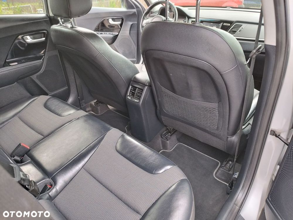 Kia Niro 1.6 GDI HEV 2WD OPF Edition 7 - 12