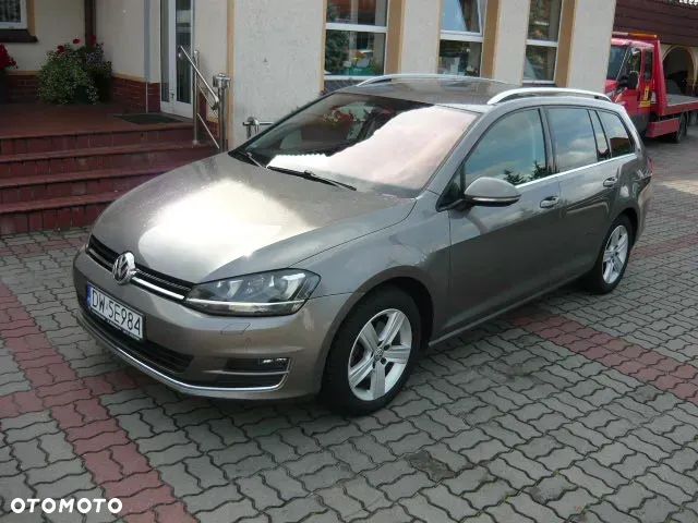 Volkswagen Golf - 1