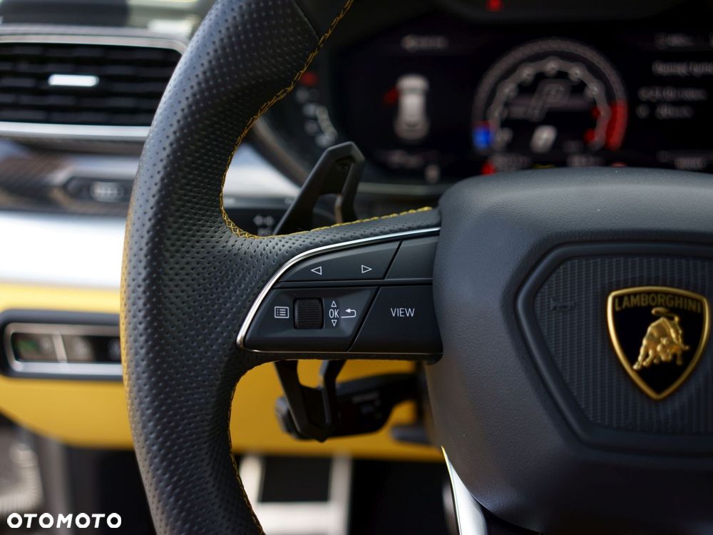 Lamborghini Urus - 15