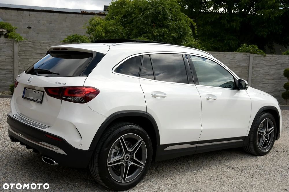 Mercedes-Benz GLA 250 4-Matic AMG Line - 3