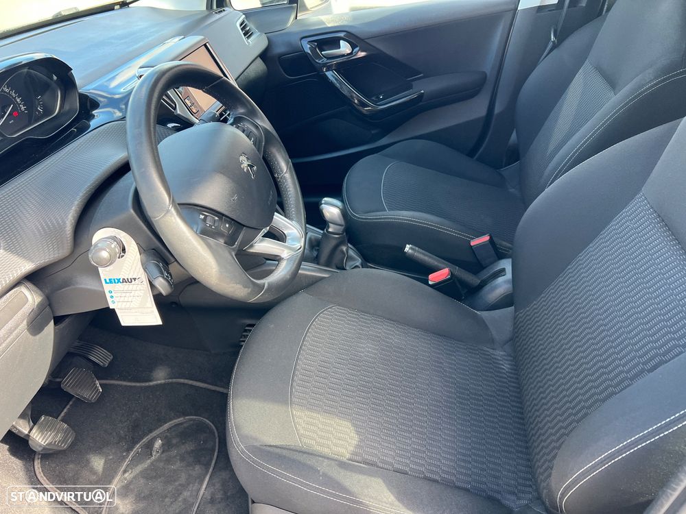 Peugeot 208 1.2 PureTech Active - 21