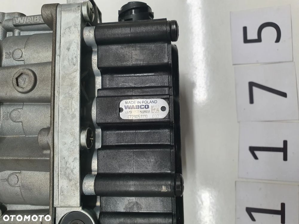 Zawór ECAS podwójny WABCO 4729051110 DAF / MAN - 7