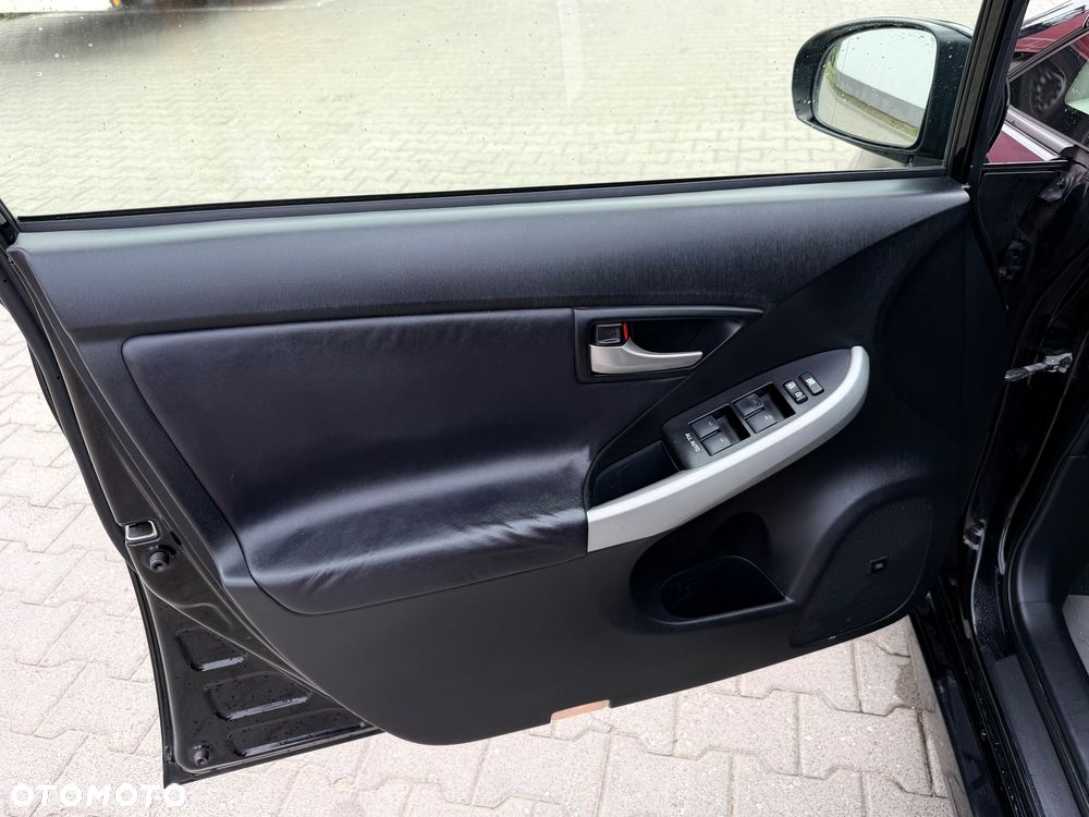 Toyota Prius 1.8 HSD Prestige - 10
