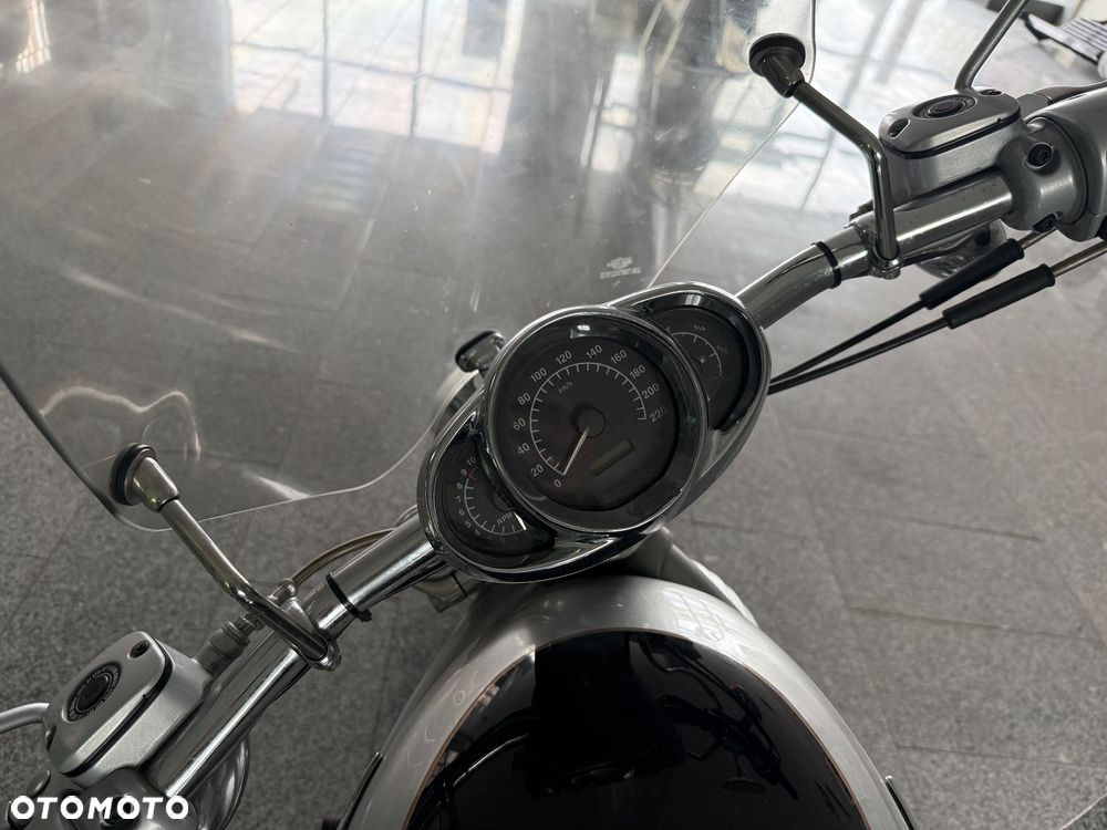 Harley-Davidson V-Rod Street Rod - 4