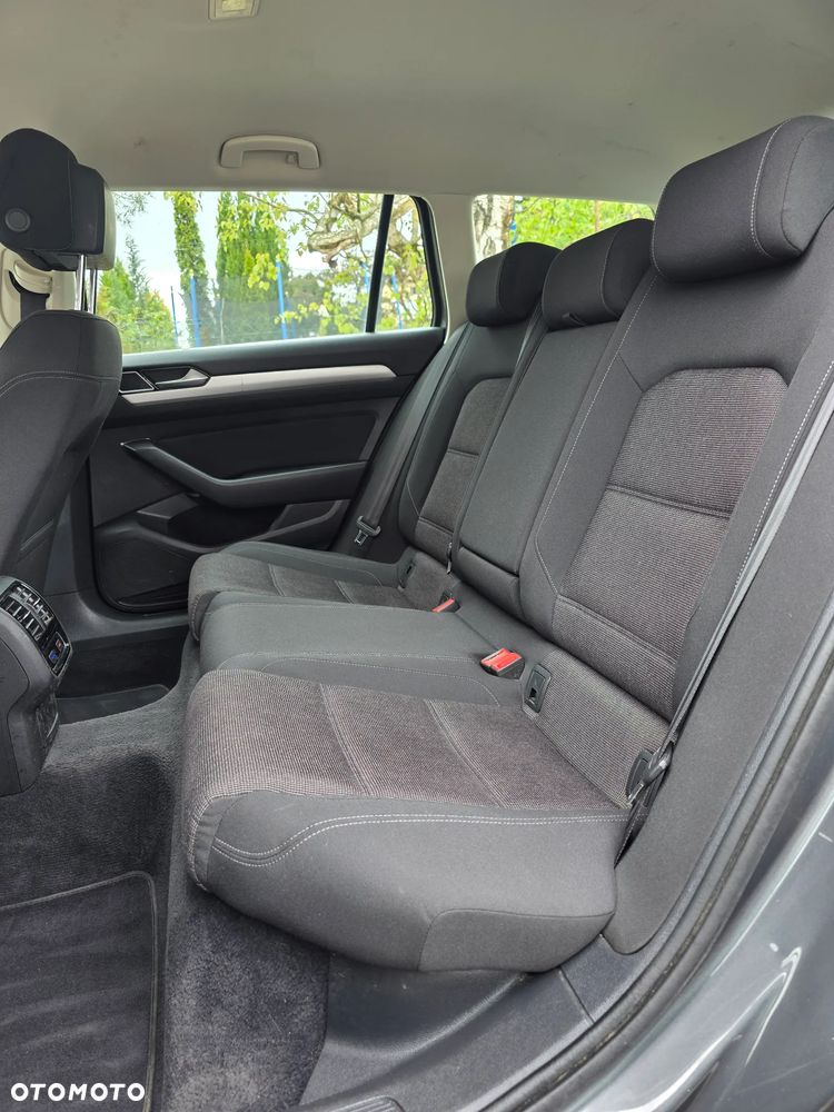 Volkswagen Passat 1.6 TDI (BlueMotion Technology) DSG Comfortline - 31