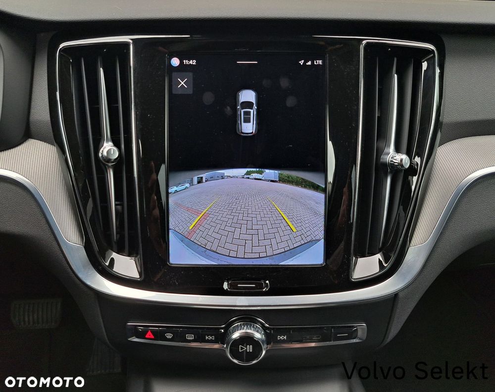 Volvo V60 Cross Country - 26