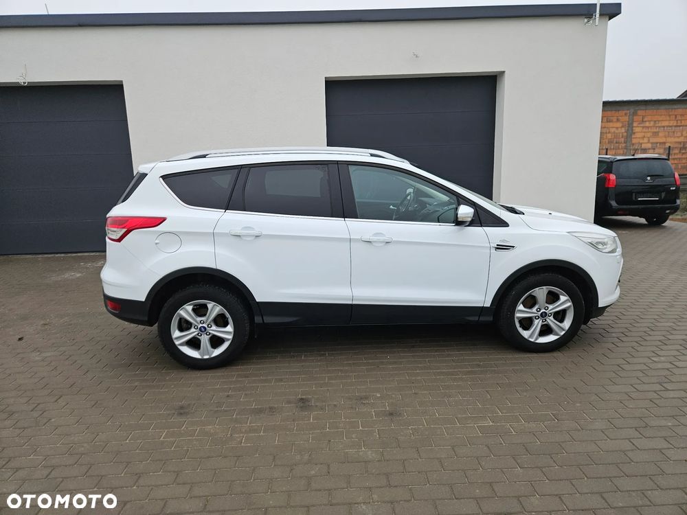 Ford Kuga 2.0 TDCi 2x4 Titanium - 8