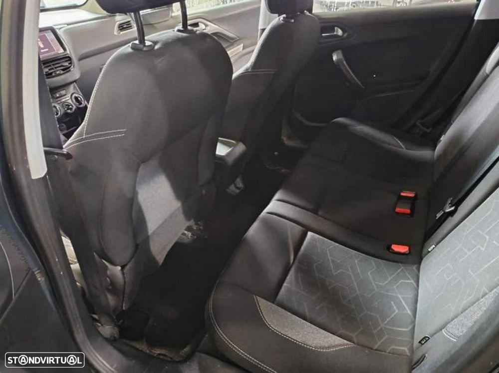 Peugeot 2008 - 5