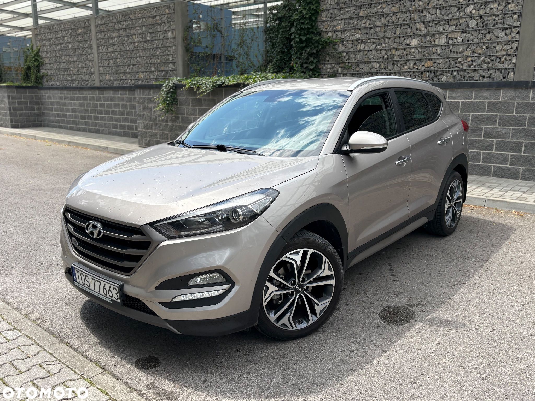 Hyundai Tucson 1.7 CRDI BlueDrive Comfort 2WD DCT - 1