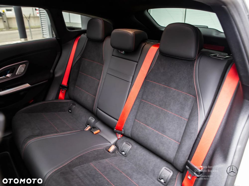 Mercedes-Benz CLA 200 mHEV 8G-DCT - 12
