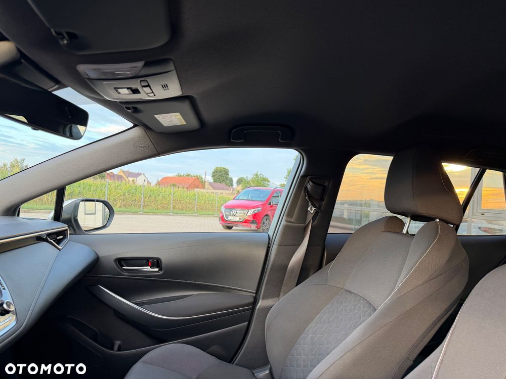 Toyota Corolla 2.0 Hybrid Executive - 27