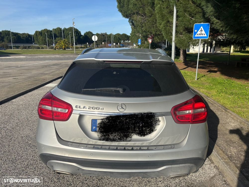 Mercedes-Benz GLA 200 CDi Urban Aut. - 2