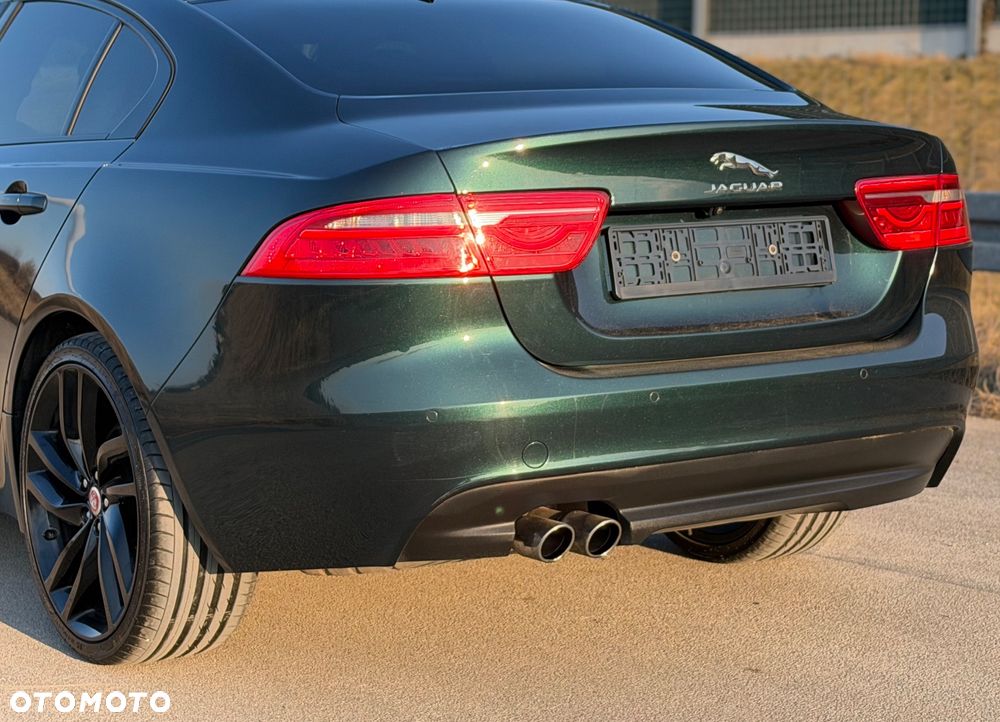 Jaguar XE 2.0 D R-Sport - 14