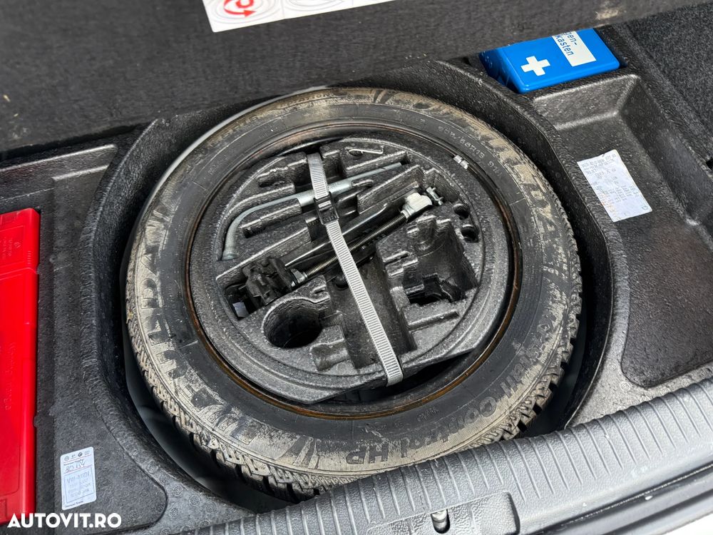 Volkswagen Golf 1.6 Comfortline - 23