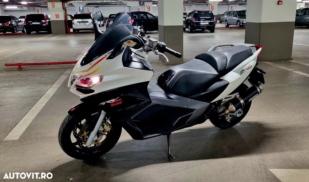 Aprilia SR GT - 1